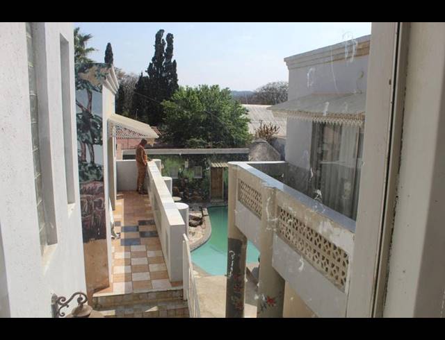 25 BEDROOM HOUSE FOR SALE IN KENSINGTON